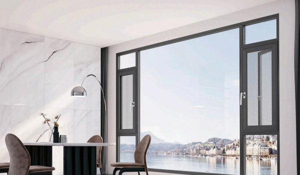 推拉窗和平開窗有什么區(qū)別？折疊門窗定制廠家君派門窗科普